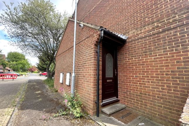 Boltons Lane,Harlington,Hayes,UB3 5BS 1 bed terraced house for sale