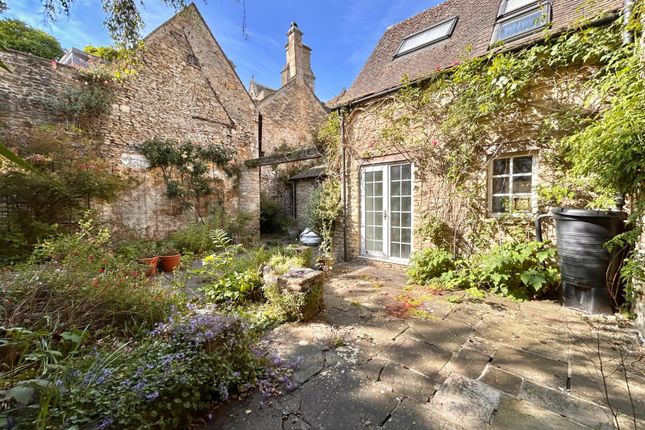 5 bedroom semi-detached house for sale