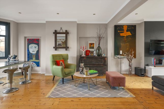 5 bedroom semi-detached house for sale