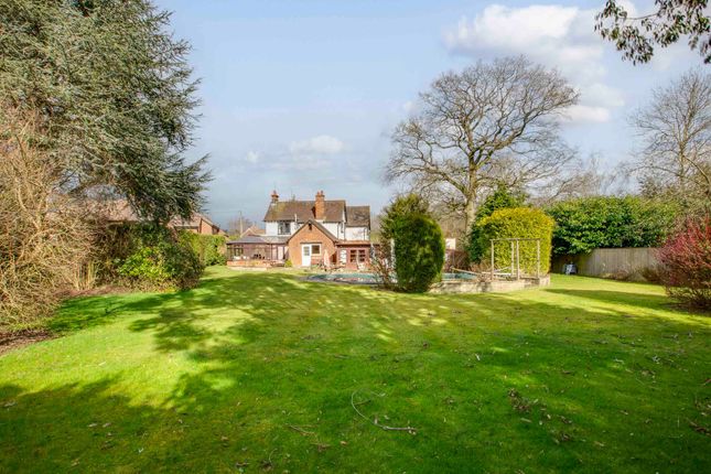 Penn Road, High Wycombe HP15 4 bed detached house for sale