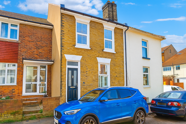 Ridley Road, Rochester 3 bed terraced house for sale