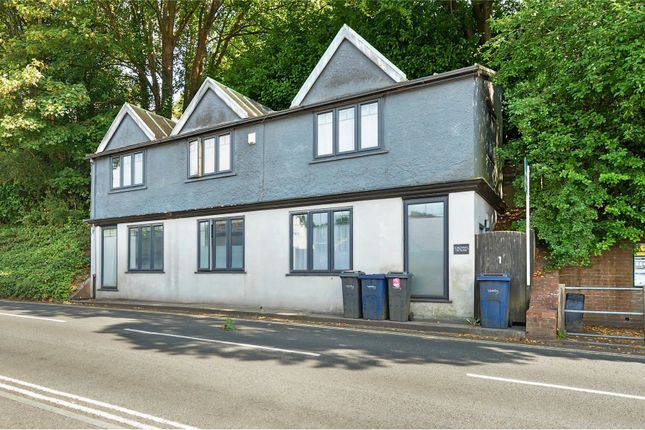 Lower Street, Haslemere, Surrey, GU27 2 bed detached house for sale