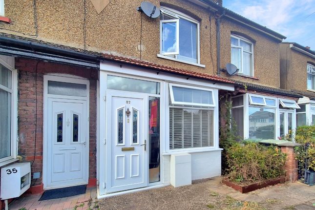 Turners Road South, Luton... 2 bed terraced house for sale