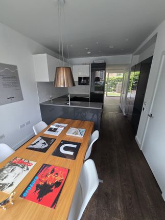 3 bed flat