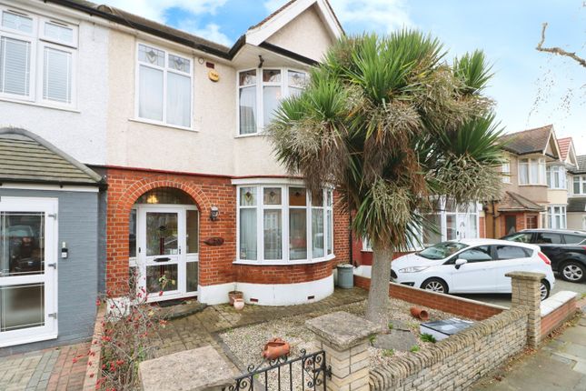 Dawlish Drive, Ilford IG3 3 bed terraced house for sale