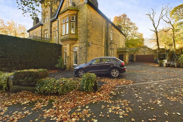 Clayton Lane, Bradford BD14 4 bed coach house for sale