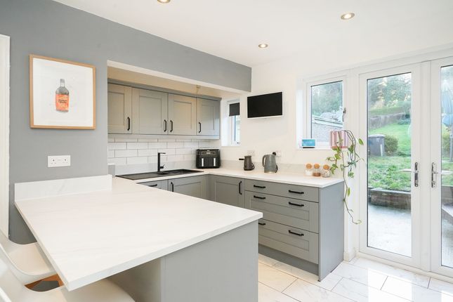Chesterfield Road, Dronfield S18 3 bed semi