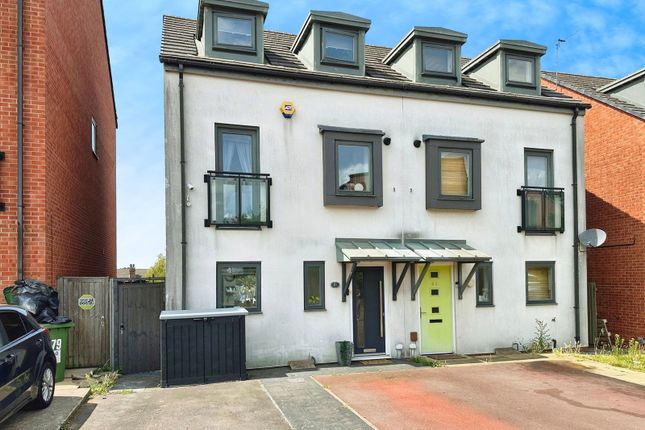 3 bedroom semi-detached house for sale
