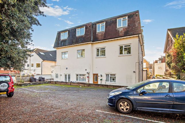 32 Westby Road, Bournemouth, BH5 2 bed flat for sale