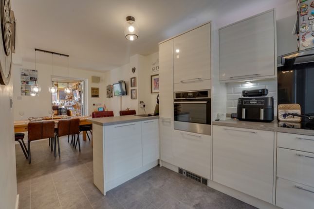 21 Timberfield Road, Stafford 3 bed townhouse for sale
