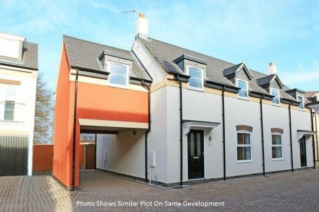 3 bed semi-detached house