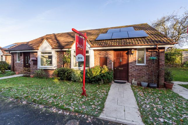 Hartlebury Close, Dorridge, Solihull 2 bed terraced bungalow for sale