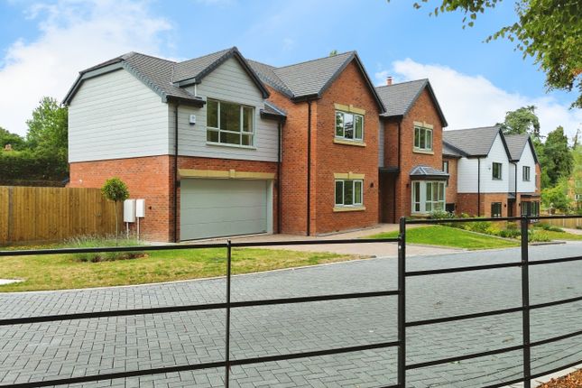 Donnerville Gardens, Telford TF5 5 bed detached house for sale
