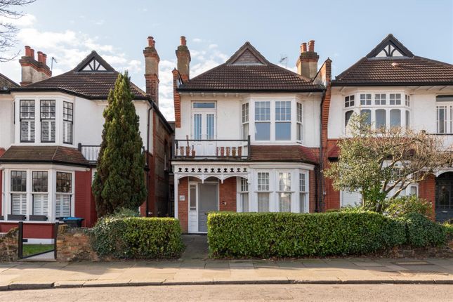 Fox Lane, London N13 2 bed flat for sale