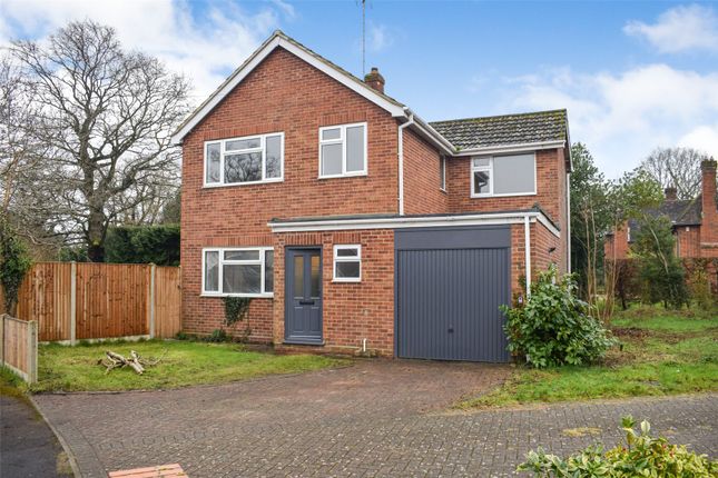 Hangerfield Close, Yateley GU46 4 bed detached house for sale