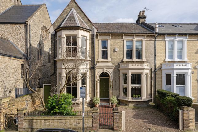 5 bedroom semi-detached house for sale