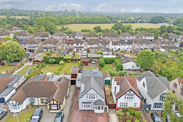 Clyde Way, Rise Park, RM1 3 bed detached house for sale