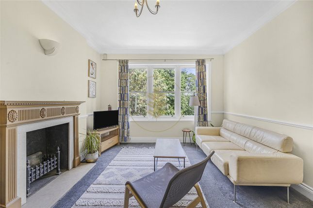 Cleve Road, South Hampstead, London, NW6 2 bed apartment for sale