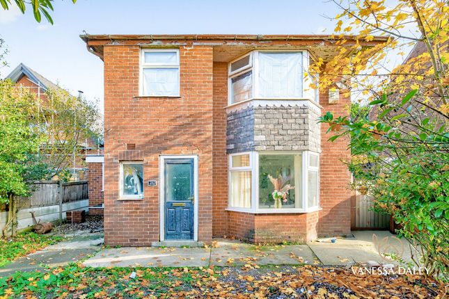 4 bed detached house