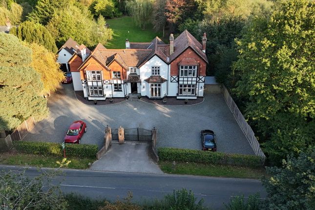 Copthorne Bank, Crawley RH10 6 bed detached house for sale