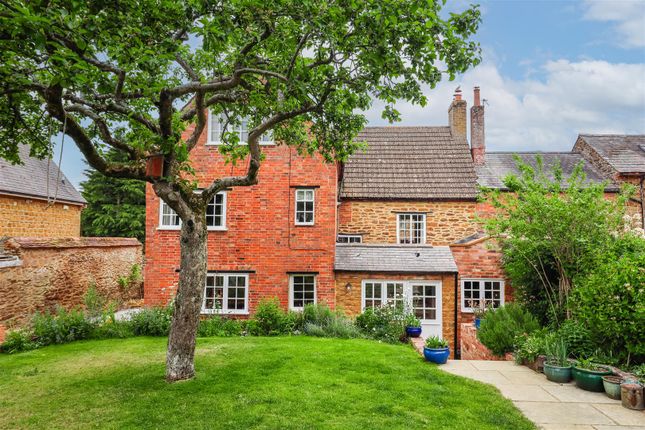 5 bedroom cottage for sale