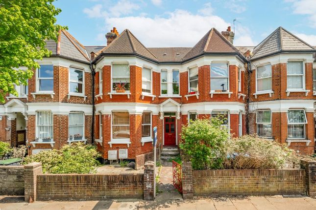 3 bedroom flat for sale