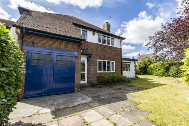 Dukes Drive, Chesterfield 3 bed detached house for sale