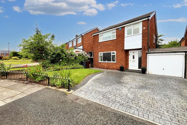 Rhodes Drive, Bury, BL9 3 bed detached house for sale