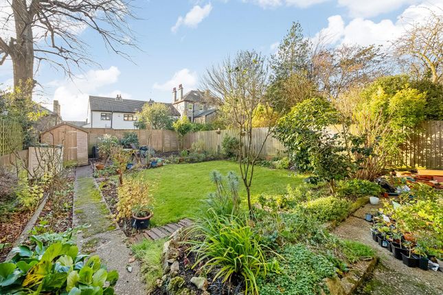 Gatestone Road, Crystal Palace... 2 bed apartment for sale