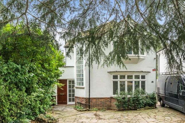 4 bed detached house