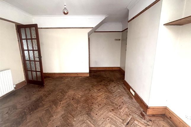 Grace Avenue, Bexleyheath DA7 4 bed semi