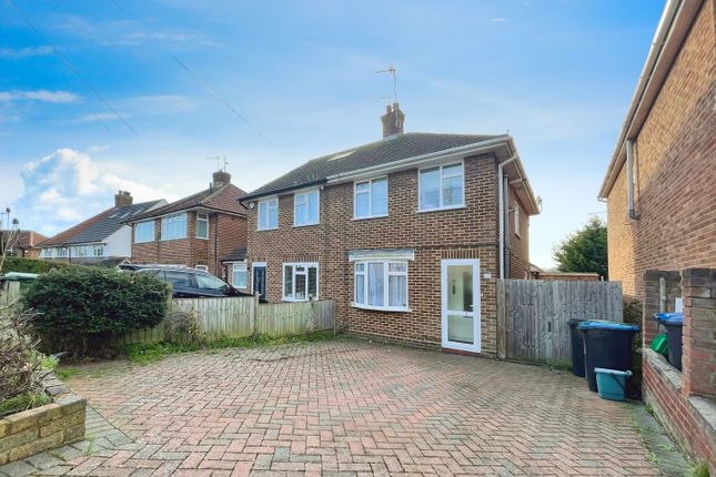 Fairway, Hemel Hempstead, Hertfordshire 2 bed semi