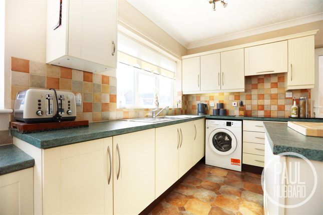 Fairfield Drive, Lowestoft 2 bed detached bungalow for sale