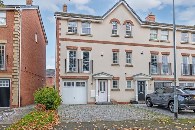 Stanbridge Close, Great Sankey... 4 bed townhouse for sale