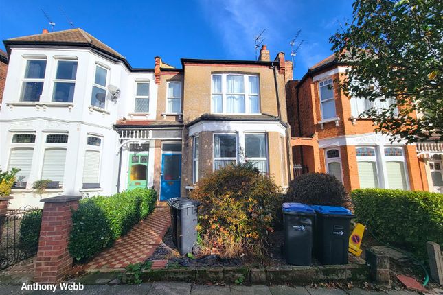 Osborne Road, Palmers Green, N13 1 bed flat for sale