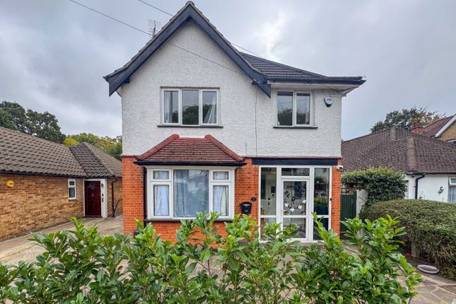 Ruislip, Greater London HA4 3 bed detached house for sale