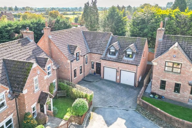 Foss Garth, York YO41 5 bed detached house for sale