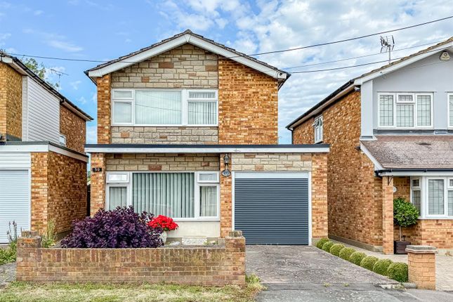 Alexandra Road, Rochford SS4 3 bed detached house for sale