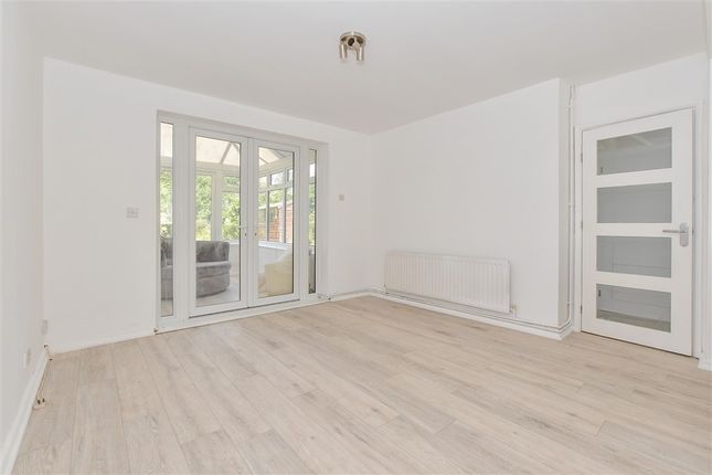 Hawthorn Avenue, Sheerness, Kent 3 bed semi