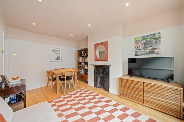 Abbott Avenue, Raynes Park SW20 2 bed maisonette for sale