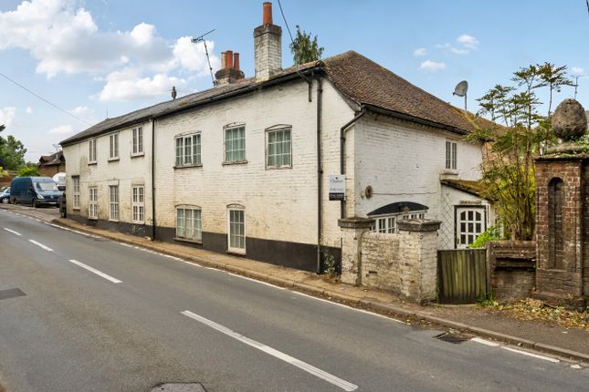 High Street, Twyford, Winchester, SO21 3 bed semi