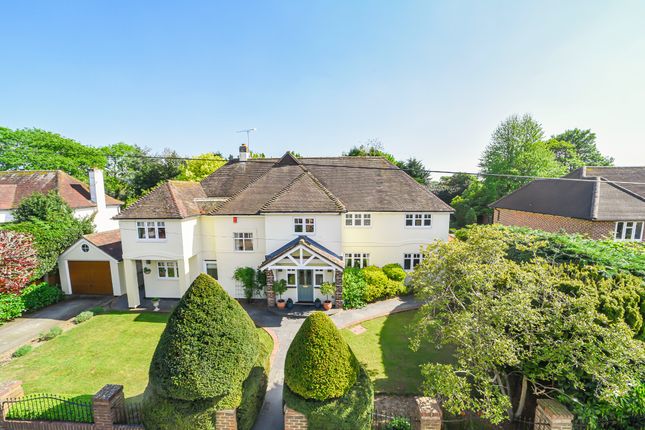 Englefield Green TW20 5 bed detached house for sale