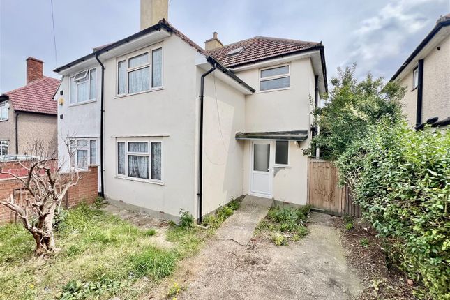 Wellington Avenue, Hounslow TW3 3 bed semi