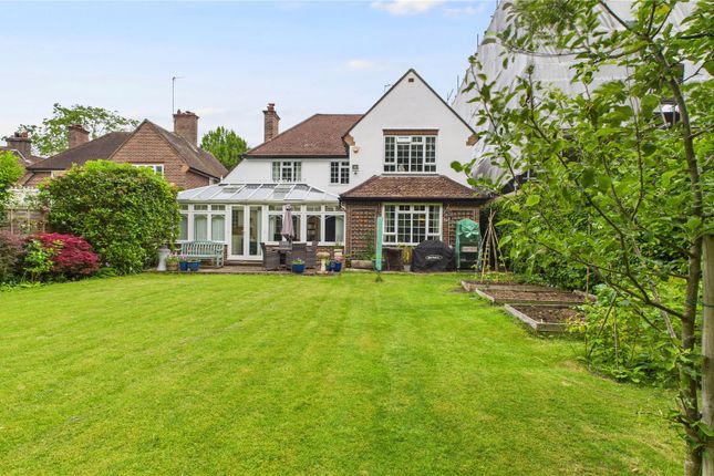 Wheatsheaf Close, Surrey GU21 4 bed detached house for sale