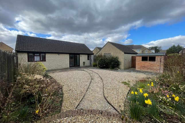 Pheasant Way, Cirencester... 2 bed bungalow for sale