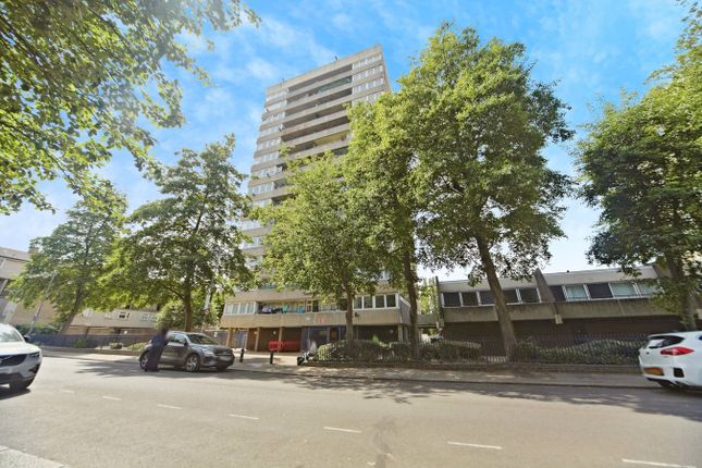 Blackshaw Road, London SW17 2 bed apartment for sale