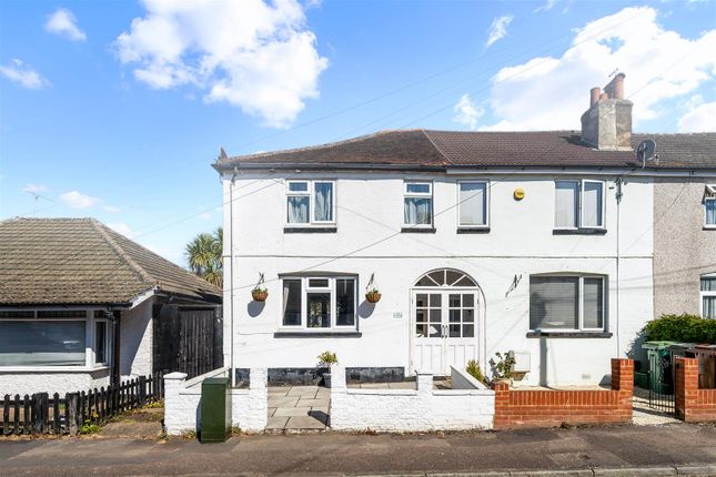 Stones Road, Epsom 3 bed end of terrace house for sale
