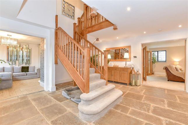 5 bed detached house