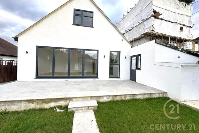 Elgar Avenue, SURBITON KT5 4 bed detached house for sale