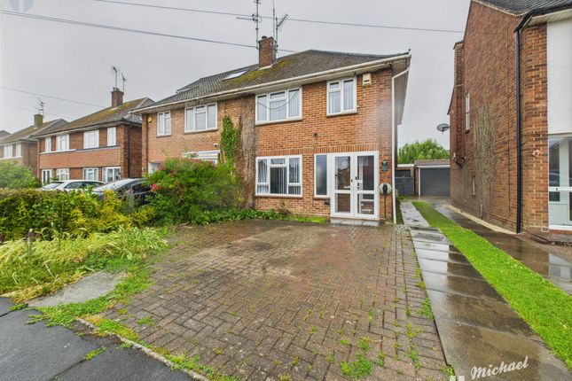 Westmorland Avenue, Aylesbury 3 bed semi